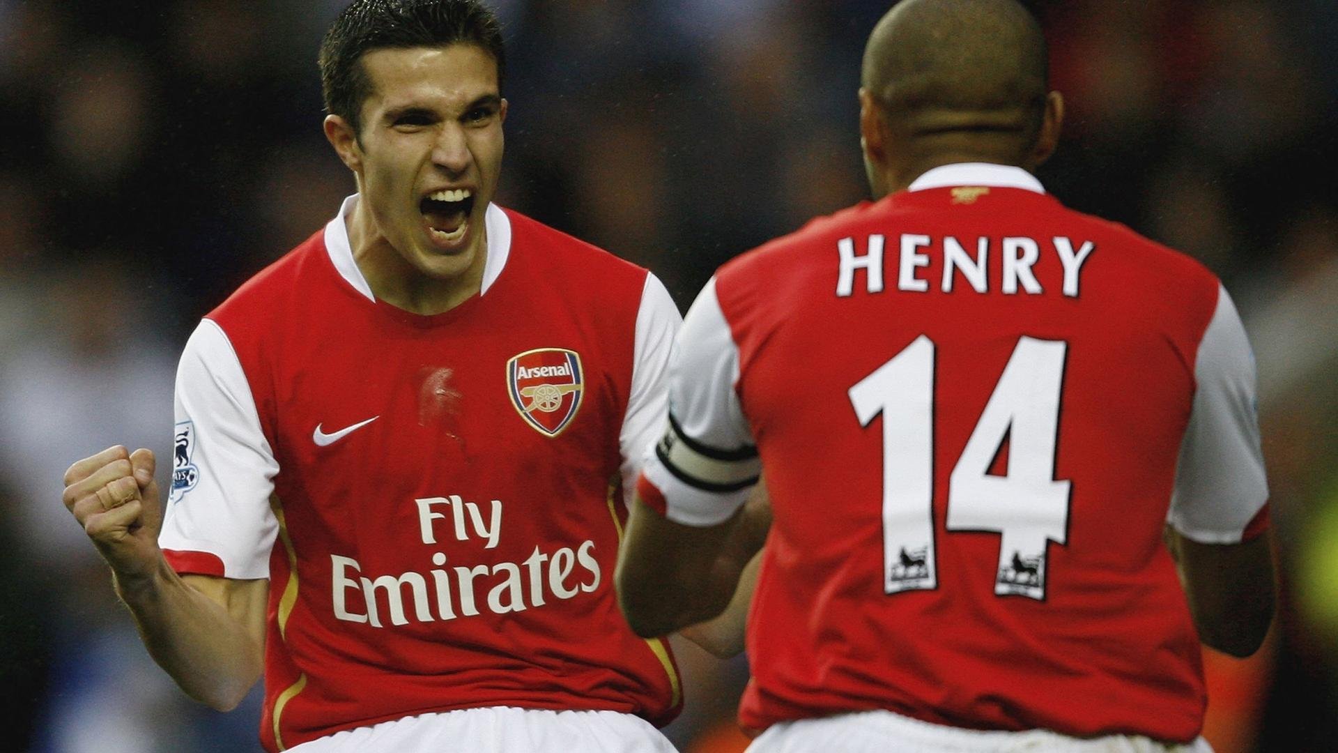 利物浦与曼城在联赛中激烈争夺榜首,利物浦对曼城谁胜